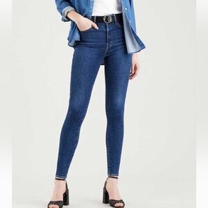 Levi’s Mile High Super Skinny